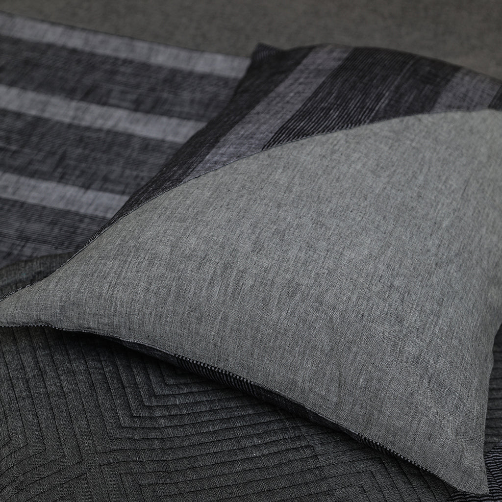 Stylish Grey Print Bedding Set