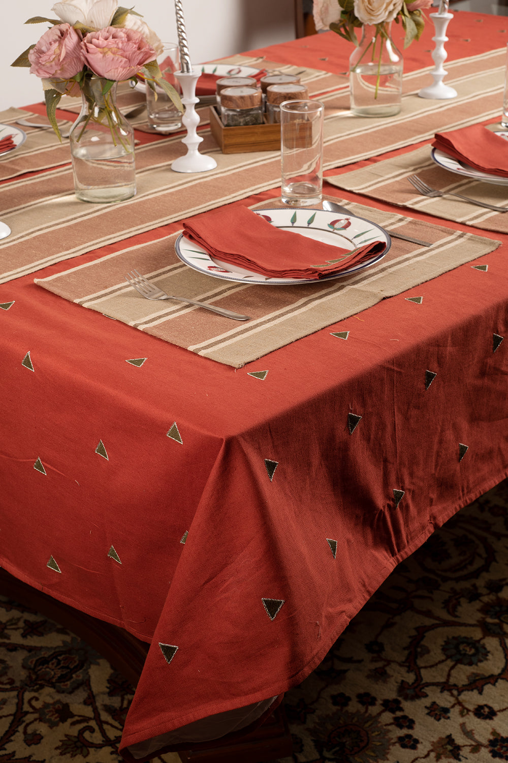 Geometric Motifs Table Linen (Pack of 14 Pieces | 6 Seater)