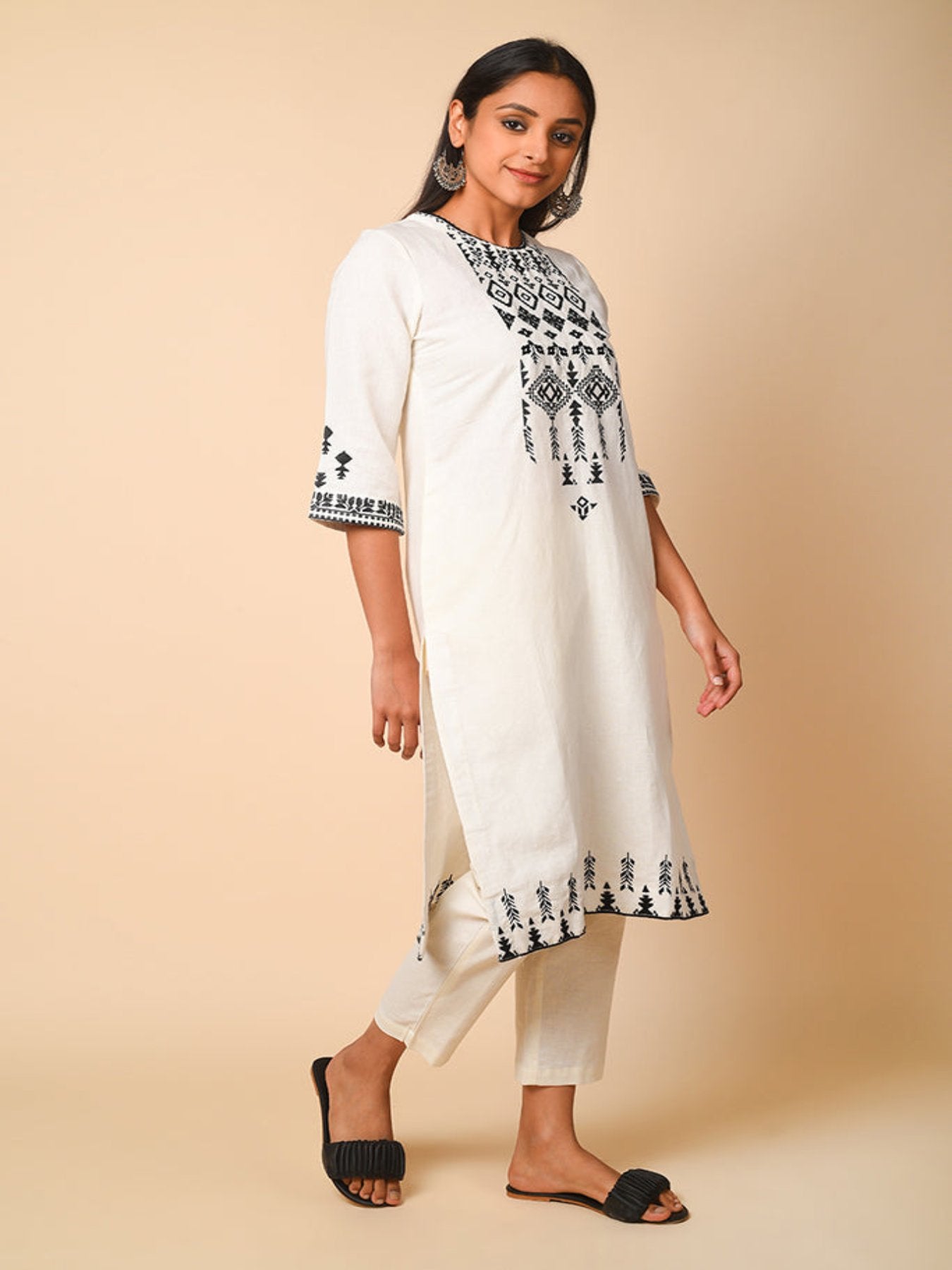 monochrome kurta sets